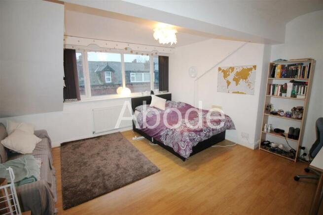 5 bed House to rent Image 8