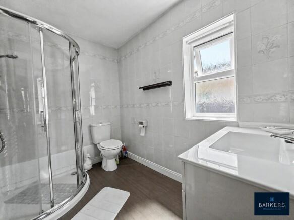 4 bed Detached for sale Image 12