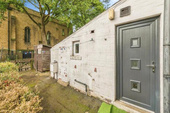 Bleasdale Avenue, Birkby, Huddersfield photo 4