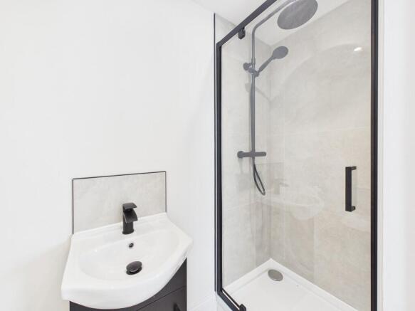 Room 7 ensuite (2...