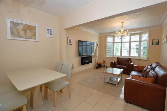 24 Priory Road living dining room.JPG