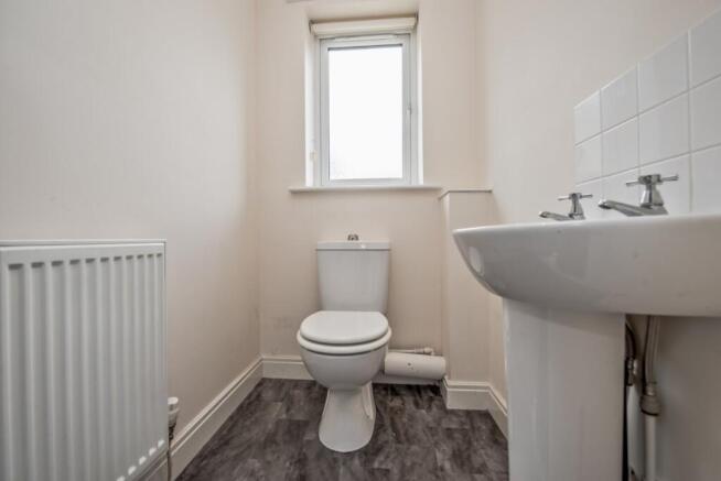 3 bed Semi-Detached for sale Image 7
