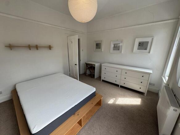 2 bed Terraced to rent Image 5