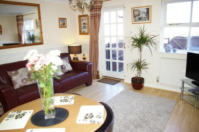 LIVING/DINING ROOM