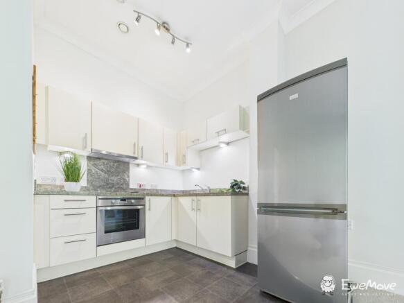 CAM02877G0-PR0100-STILL012