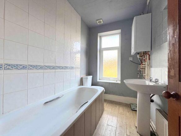 4 bed Terraced for sale Image 9