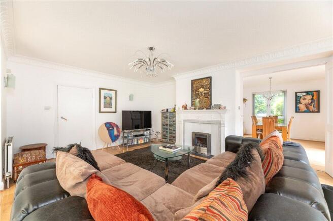 4 bed Detached for sale Image 3