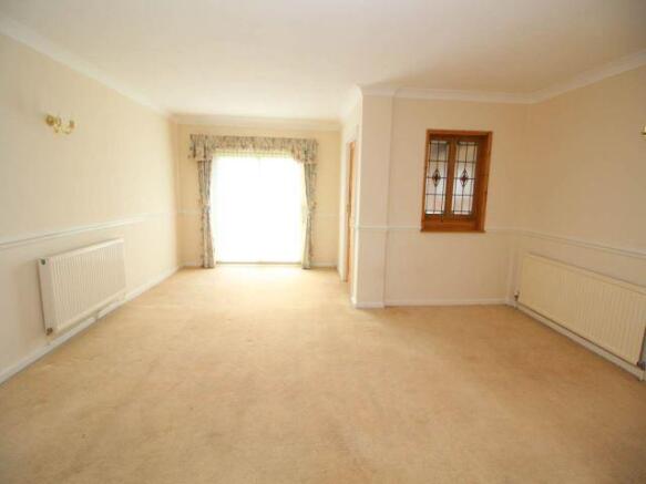 Living Room/ Dining 