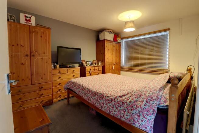 Bedroom 1.jpg