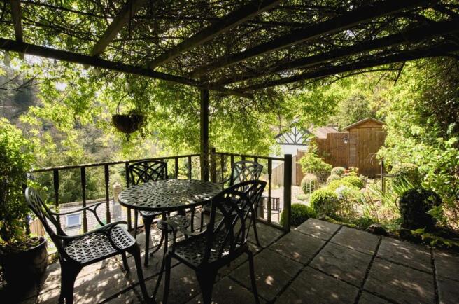 Garden - Sheltered dining.jpg