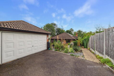 High Street, Wollaston, Stourbridge, DY8 4NY