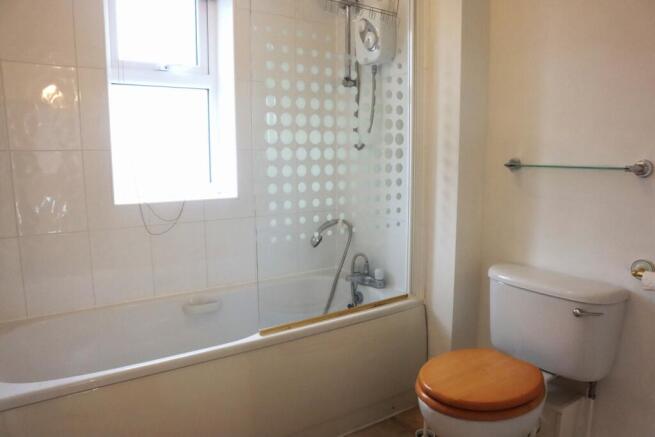 Heydon Court - Family Bathroom