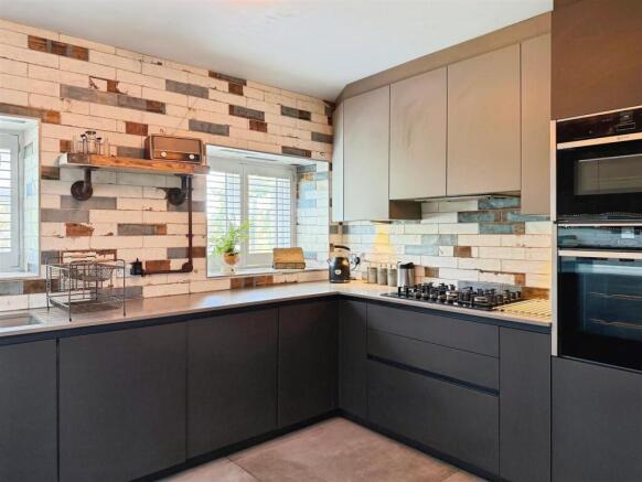 3 bed Barn Conversion for sale Image 12