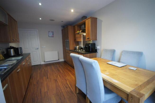 3 bed Detached for sale Image 9