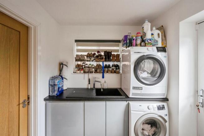 3 bed Semi-Detached for sale Image 6