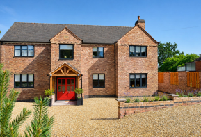 Christmas Cottage, Hopton Bank End Of To Sproseley Farm Junction, Kidderminster DY14 0NA