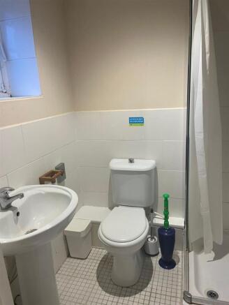 bathroom (2).jpg