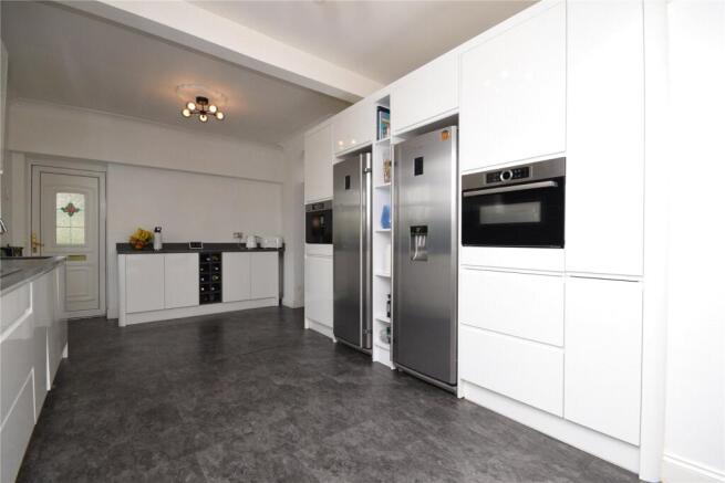 4 bed Bungalow to rent Image 7
