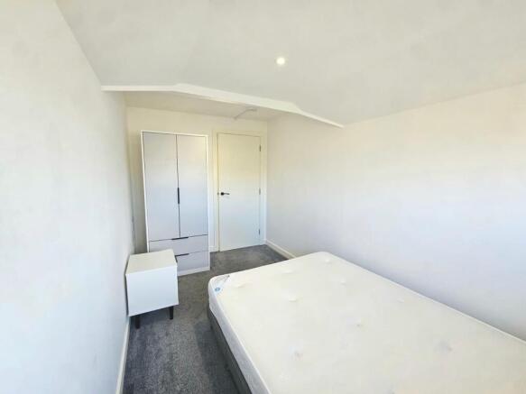 1 bed Apartment to rent Image 5