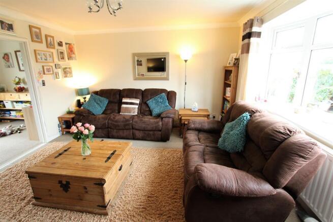 Living Room (2)