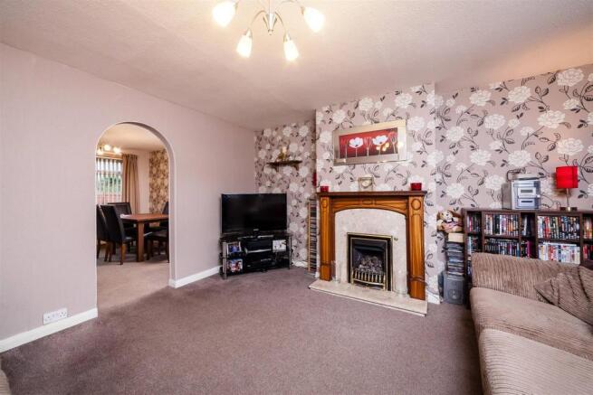 Lounge/ Dining Room