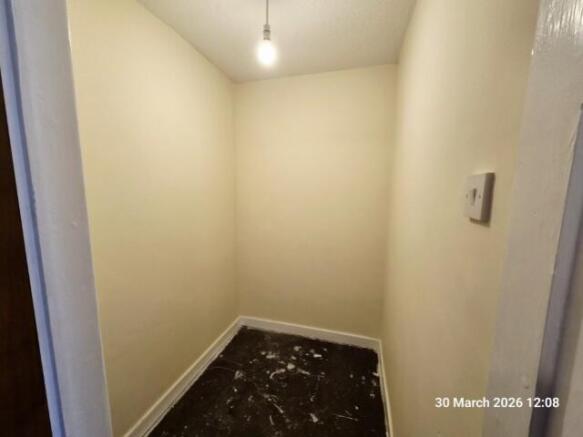 OFFICE - DRESSING ROOM