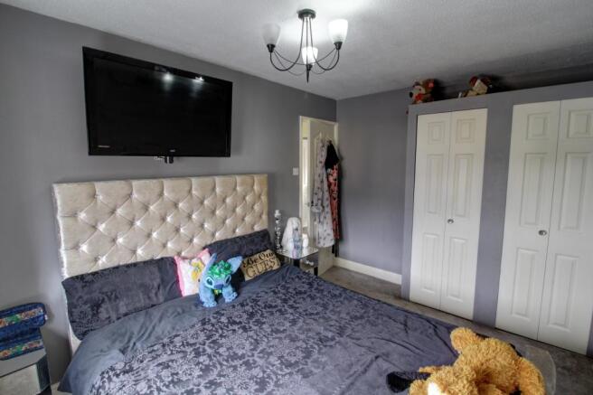 Master Bedroom (11)