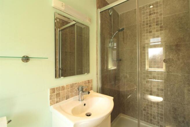en-suite shower room