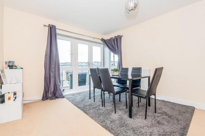 Lounge/Dining Area