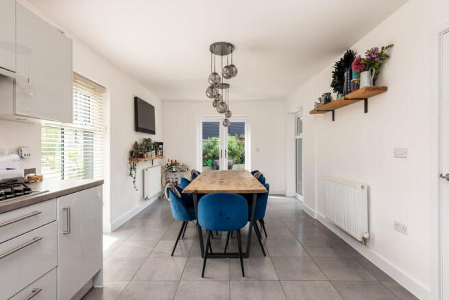 Nightingale Drive, Peters Village photo 4