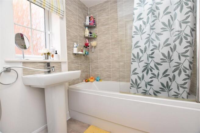 3 bed Town House for sale Image 9