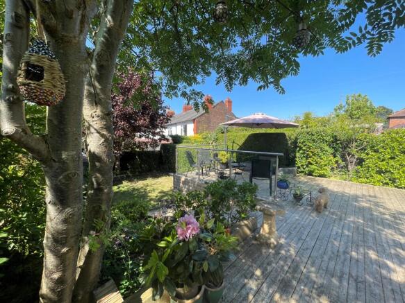 39 Victoria garden 1.jpg