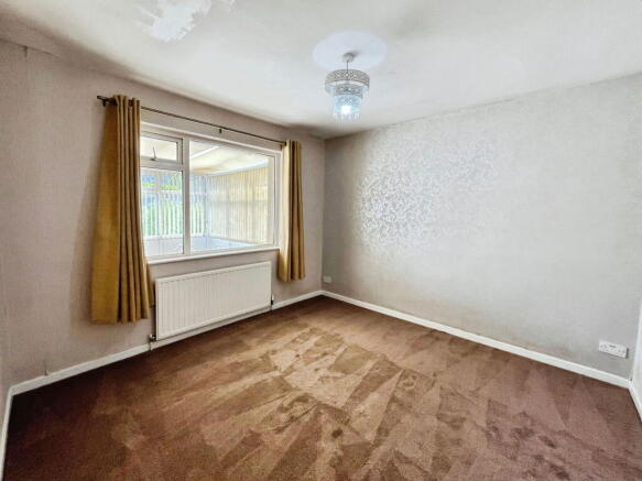 2 bed Semi-Detached Bungalow to rent Image 8