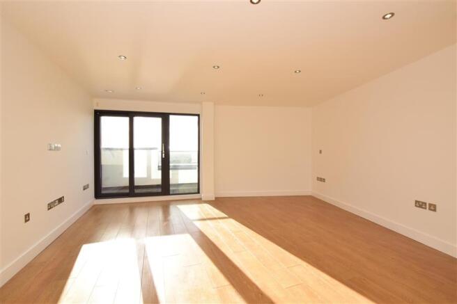 Lounge/Dining Area