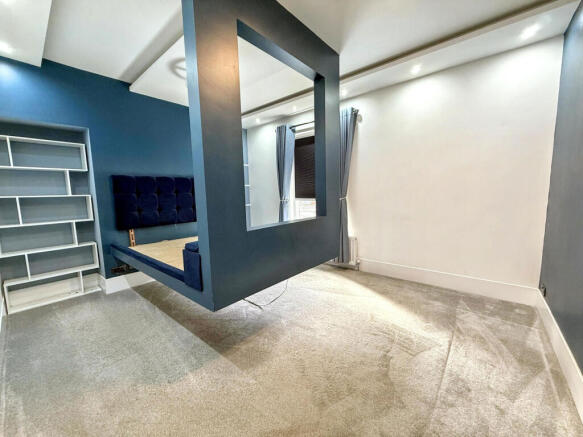 3 bed Terraced for sale Image 7