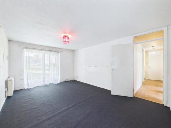 2 - two bed flat in Thornbury.jpg
