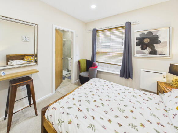 2 bed Flat for sale Image 10