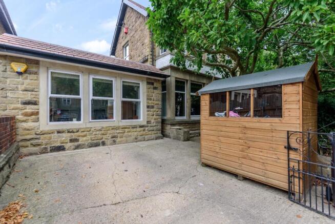 4 bed House for sale Image 8
