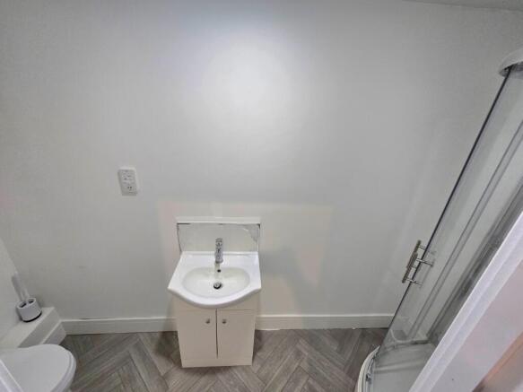 6 bed Terraced to rent Image 8