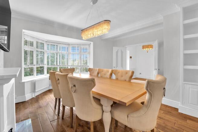 4 bed Detached for sale Image 8
