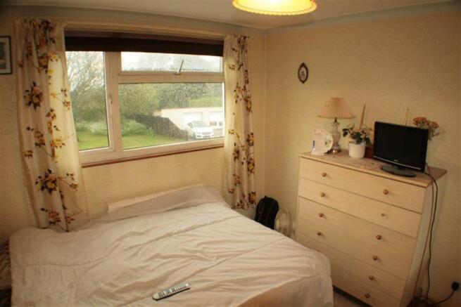 BEDROOM 2: