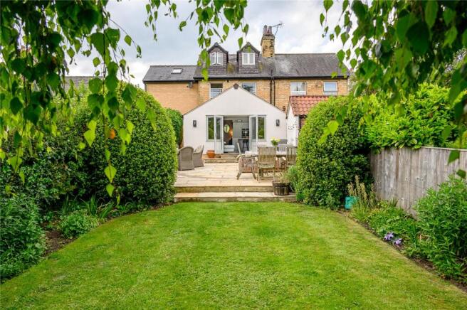 4 bed Semi-Detached for sale Image 4
