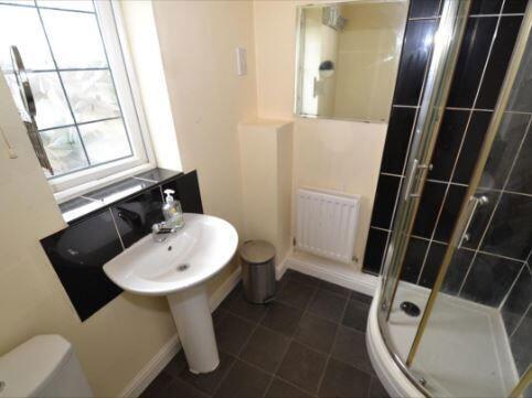 3 bed Semi-Detached for sale Image 8