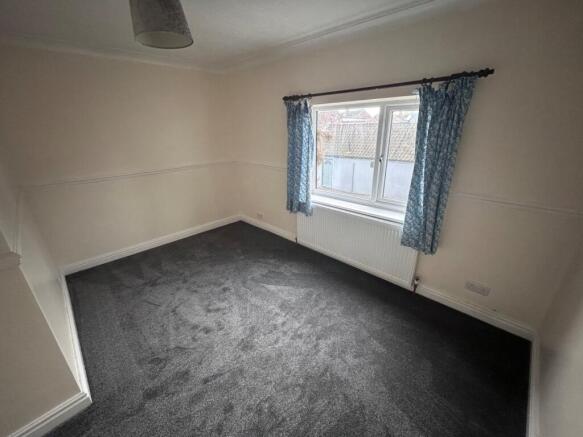 2 bed Terraced to rent Image 4