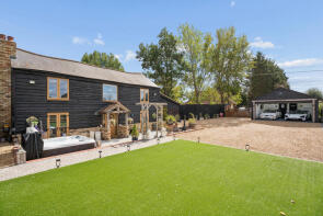 Stables Barn, Harlington Road, Bedford MK45 4SJ