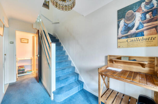 Manor Close, Winchester, Hampshire, SO23 photo 4