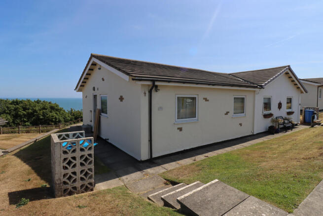2 bed Semi-Detached Bungalow for sale Image 11