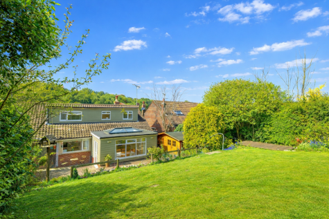 Cowper Road, River, CT17