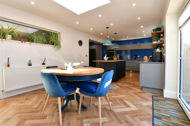 Kitchen/ Dining Area