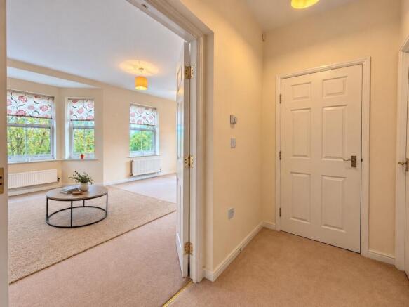7 Meadow Lane, Witney, Oxfordshire photo 4